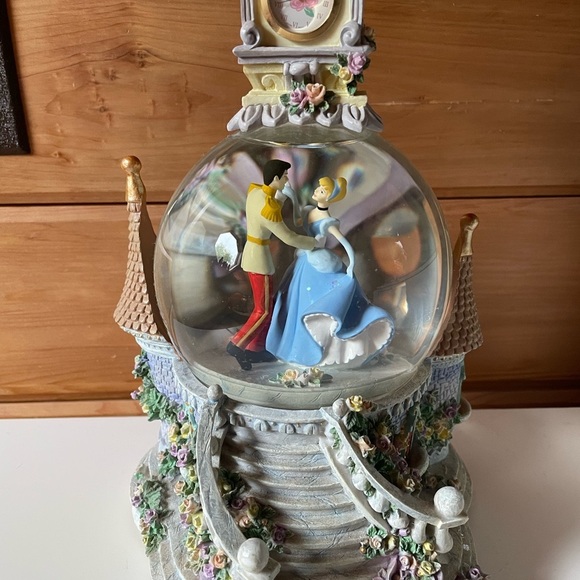 Disney Musical Snow Globe 9 inch Cinderella & Prince Dancing "So This is Love" - Picture 1 of 5